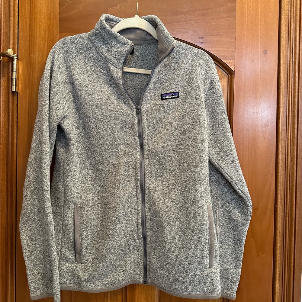 Women’s size large Patagonia fleece